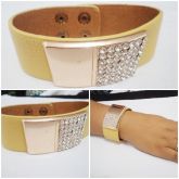 Pulseira em couro e strass